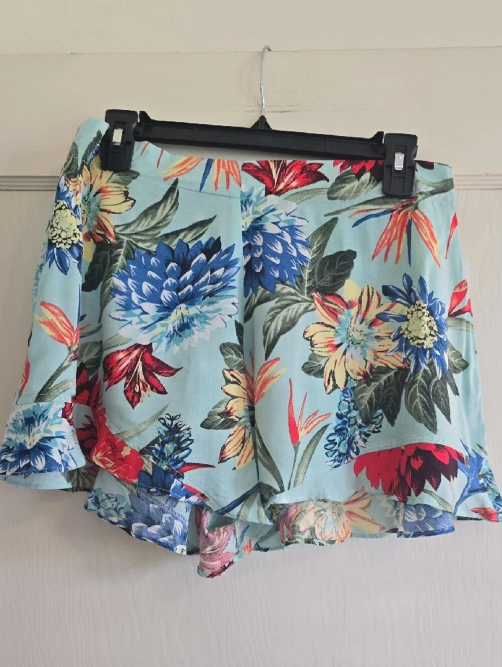 Umgee Boutique Floral Flutter Hem Lounge Shorts Sz L